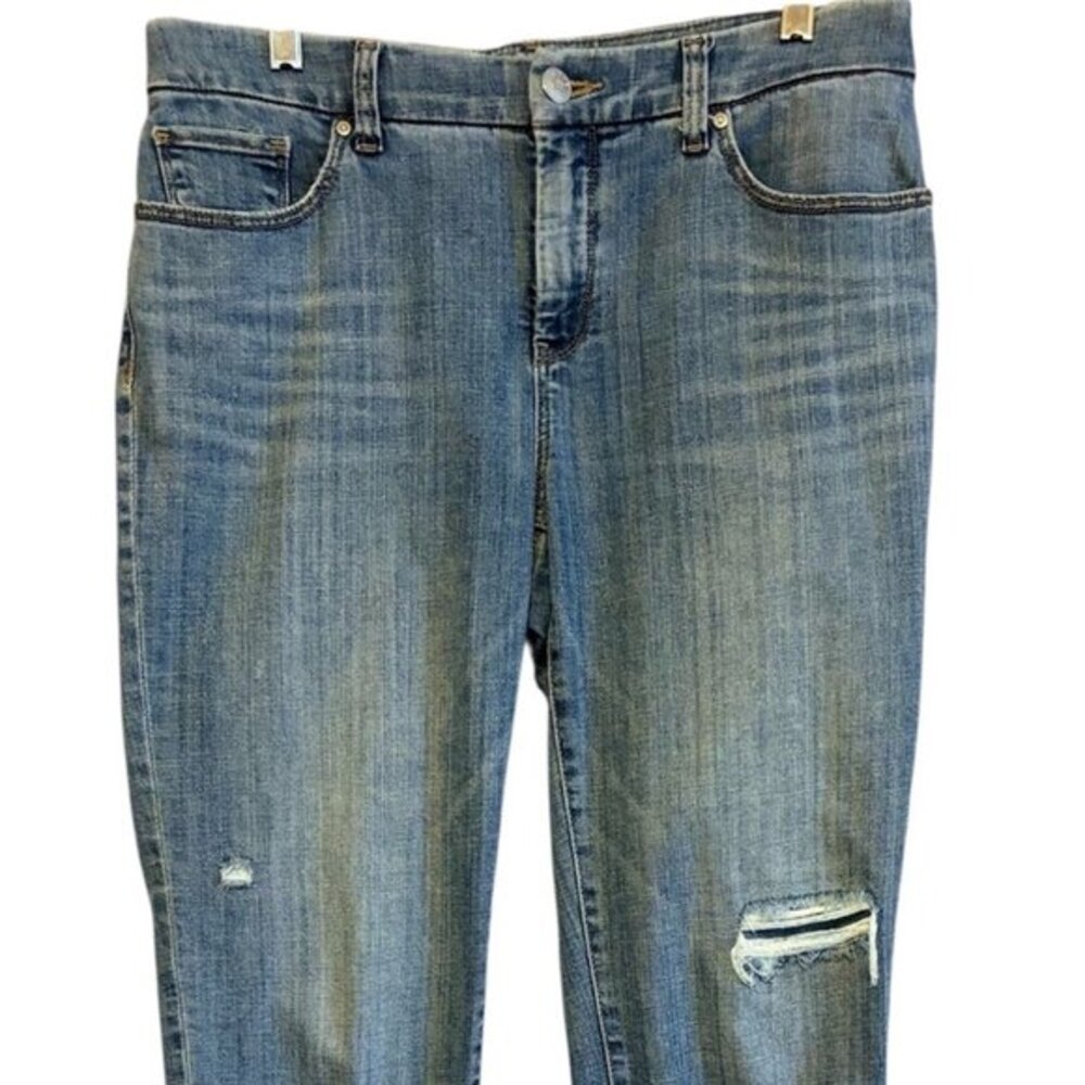 Chico’s So Slimming Girlfriend Ankle Crop Distressed Jeans Size 0 (small)